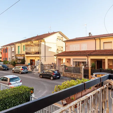 Appartement Casa Chanel A Marina Di Carrara